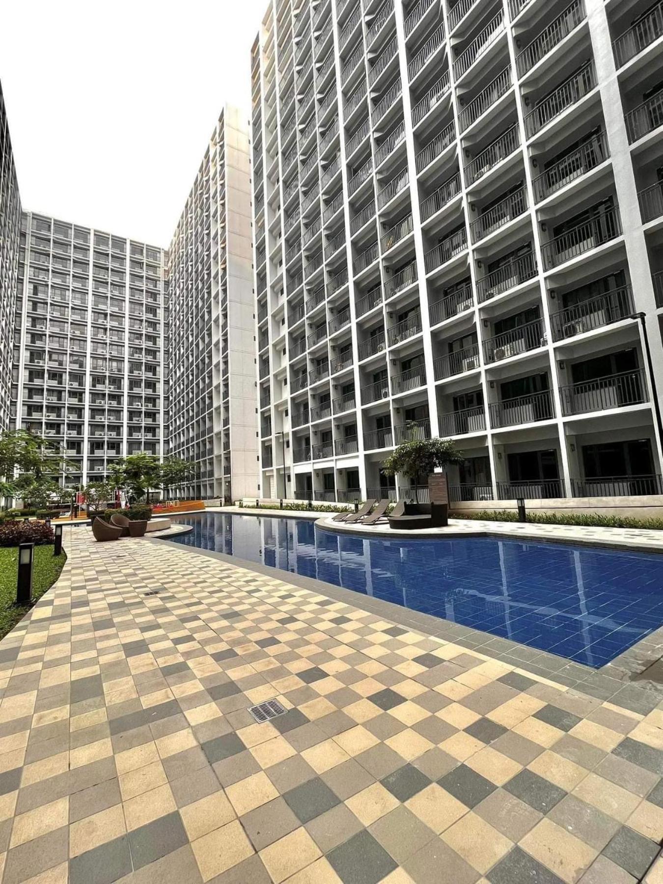 Shore 2 Residences High Speed Internet Walking Distance To Moa And Ikea Manila Kültér fotó
